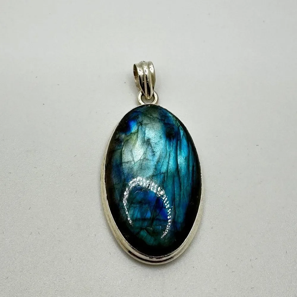 NWOT Monster 35x20mm Labradorite cabochon pendant in stunning sterling silver!